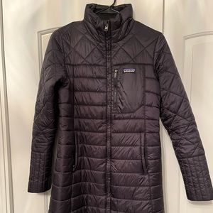 Gently used black Patagonia coat in great condition! Very well cared for!